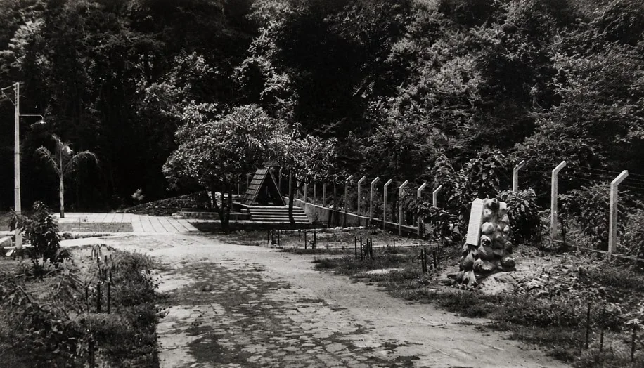 Registro histórico de um caminho e das primeiras estruturas do Balneário do Caldas